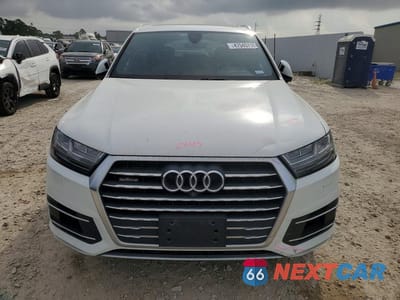 Piąte zdjęcie samochodu w środku: 2017 AUDI Q7 PREMIUM PLUS VIN:WA1LAAF70HD059410 - miniatura
