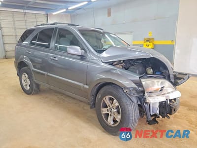Czwarte zdjęcie samochodu z boku: 2005 KIA SORENTO LX VIN:KNDJD733055361391 - miniatura