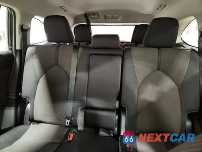 Zdjęcie 10 z 14 samochodu: 2023 TOYOTA HIGHLANDER L VIN:5TDKDRAH2PS509486 - miniatura