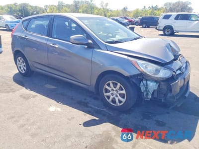 Czwarte zdjęcie samochodu z boku: 2014 HYUNDAI ACCENT GS VIN:KMHCT5AE5EU197027 - miniatura