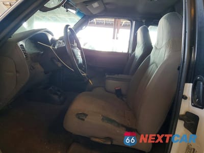Zdjęcie 7 z 12 samochodu: 2003 MAZDA B3000 CAB PLUS VIN:4F4YR46V13TM11114 - miniatura