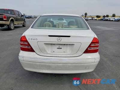 Zdjęcie 6 z 11 samochodu: 2004 MERCEDES-BENZ C 240 VIN:WDBRF61J34E017981 - miniatura