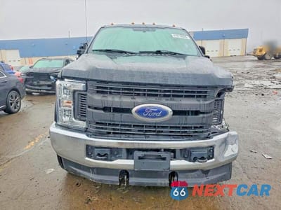 Piąte zdjęcie samochodu w środku: 2018 FORD F250 SUPER DUTY VIN:1FT7W2B63JEC99515 - miniatura