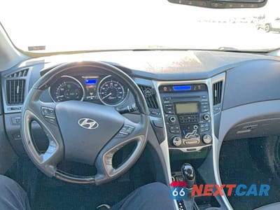 Zdjęcie 9 z 10 samochodu: 2012 HYUNDAI SONATA HYBRID BASE VIN:KMHEC4A4XCA038836 - miniatura