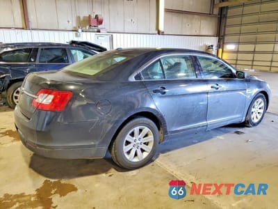 Trzecie zdjęcie samochodu z tyłu: 2010 FORD TAURUS SE VIN:1FAHP2DW2AG147623 - miniatura