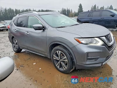 Czwarte zdjęcie samochodu z boku: 2020 NISSAN ROGUE SV VIN:JN8AT2MV3LW131409 - miniatura