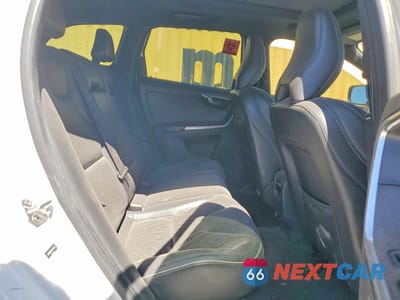 Zdjęcie 10 z 11 samochodu: 2015 VOLVO XC60 T6 R-DESIGN PLATINUM VIN:YV4902RS4F2734111 - miniatura