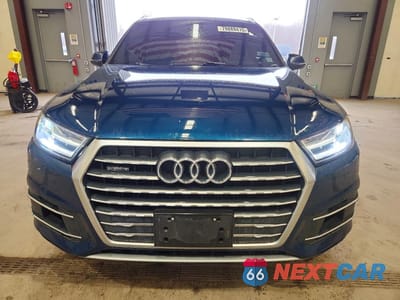 Piąte zdjęcie samochodu w środku: 2019 AUDI Q7 PREMIUM VIN:WA1AAAF76KD010405 - miniatura