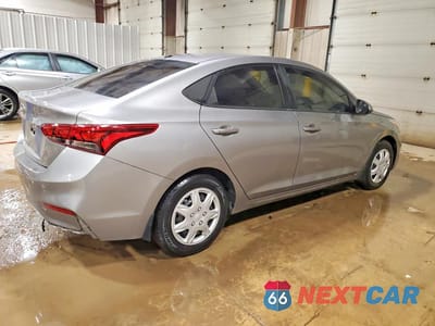 Trzecie zdjęcie samochodu z tyłu: 2021 HYUNDAI ACCENT SE VIN:3KPC24A63ME146925 - miniatura