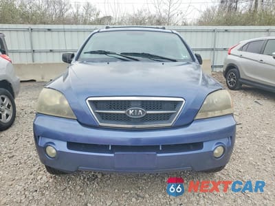 Piąte zdjęcie samochodu w środku: 2005 KIA SORENTO LX VIN:KNDJC733455489233 - miniatura
