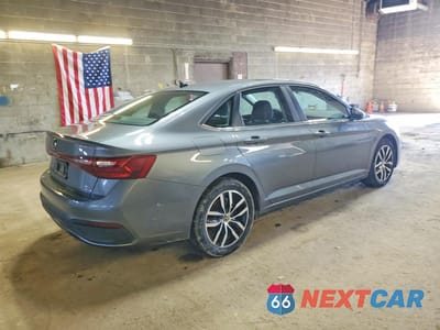 Trzecie zdjęcie samochodu z tyłu: 2025 VOLKSWAGEN JETTA SE VIN:3VW7X7BU3SM052321 - miniatura