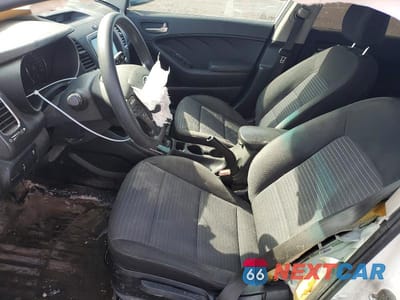 Zdjęcie 7 z 12 samochodu: 2018 KIA FORTE LX 5P VIN:KNAFK5A80J5745287 - miniatura