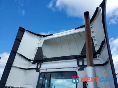 Zdjęcie 9 z 10 samochodu: 2017 VOLVO VN VNL VIN:4V4N39TG8HN988044 - miniatura