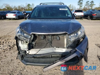 Piąte zdjęcie samochodu w środku: 2018 TOYOTA HIGHLANDER LIMITED VIN:5TDYZRFHXJS279479 - miniatura