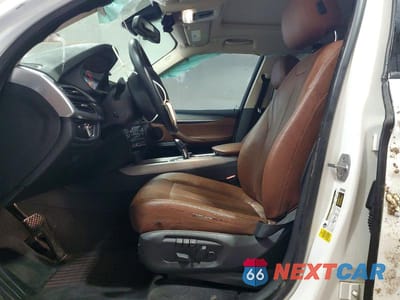 Zdjęcie 7 z 12 samochodu: 2016 BMW X5 SDRIVE35I VIN:5UXKR2C58G0R72603 - miniatura