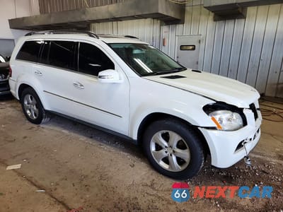 Czwarte zdjęcie samochodu z boku: 2011 MERCEDES-BENZ GL 450 4MATIC VIN:4JGBF7BE6BA676048 - miniatura