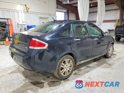 Trzecie zdjęcie samochodu z tyłu: 2010 FORD FOCUS SEL VIN:1FAHP3HN9AW134171 - miniatura