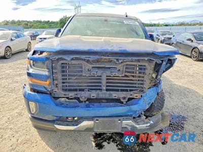 Piąte zdjęcie samochodu w środku: 2017 CHEVROLET SILVERADO K1500 LT VIN:3GCUKREC3HG103598 - miniatura