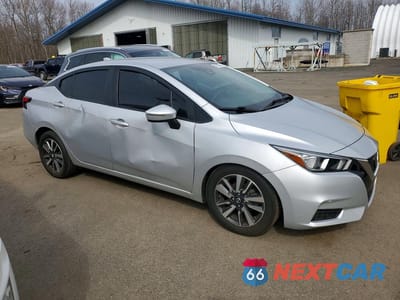 Czwarte zdjęcie samochodu z boku: 2020 NISSAN VERSA SV VIN:3N1CN8EV8LL879209 - miniatura