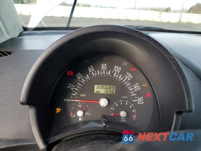 Zdjęcie 9 z 12 samochodu: 2001 VOLKSWAGEN NEW BEETLE GLS VIN:3VWCD21C91M418767 - miniatura