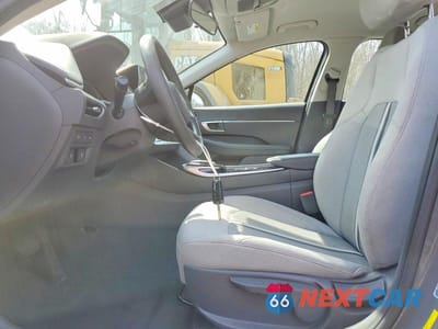 Zdjęcie 7 z 12 samochodu: 2021 HYUNDAI SONATA SE VIN:5NPEG4JA0MH115416 - miniatura