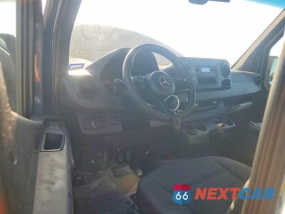 Zdjęcie 8 z 14 samochodu: 2019 MERCEDES-BENZ SPRINTER 2500 VIN:WD4PF1CDXKP129834 - miniatura