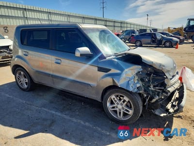 Czwarte zdjęcie samochodu z boku: 2010 KIA SOUL + VIN:KNDJT2A20A7038781 - miniatura