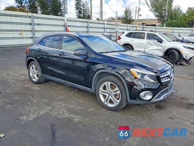 Czwarte zdjęcie samochodu z boku: 2018 MERCEDES-BENZ GLA 250 4MATIC VIN:WDCTG4GB3JJ526779 - miniatura