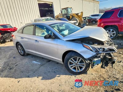 Czwarte zdjęcie samochodu z boku: 2016 HYUNDAI SONATA SE VIN:5NPE24AF1GH279658 - miniatura