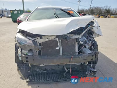 Piąte zdjęcie samochodu w środku: 2019 TOYOTA COROLLA SE VIN:2T1BURHE1KC164481 - miniatura