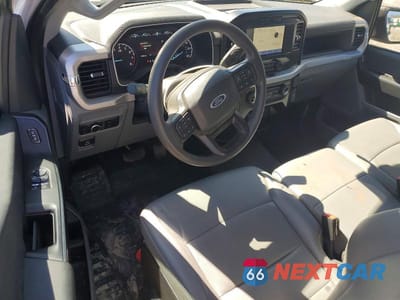 Zdjęcie 8 z 12 samochodu: 2023 FORD F150 VIN:1FTMF1CBXPKF45849 - miniatura