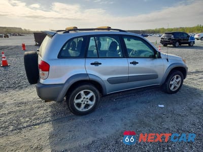 Trzecie zdjęcie samochodu z tyłu: 2002 TOYOTA RAV4 BASE VIN:JTEHH20V626017836 - miniatura