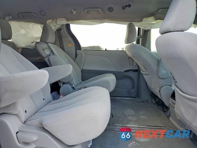 Zdjęcie 11 z 13 samochodu: 2011 TOYOTA SIENNA VIN:5TDKK3DCXBS061509 - miniatura