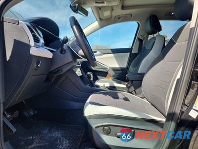 Zdjęcie 7 z 13 samochodu: 2025 VOLKSWAGEN TAOS SE VIN:3VVEC7B24SM023710 - miniatura