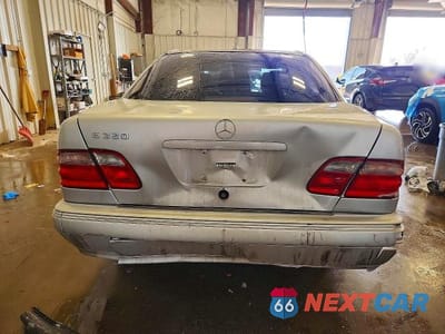 Zdjęcie 6 z 12 samochodu: 2001 MERCEDES-BENZ E 320 VIN:WDBJF65J51B298900 - miniatura