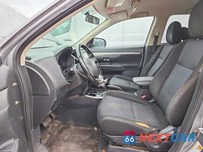 Zdjęcie 7 z 14 samochodu: 2017 MITSUBISHI OUTLANDER ES VIN:JA4AD2A36HZ015424 - miniatura