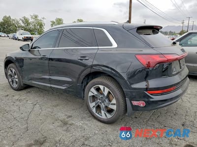 Drugie zdjęcie samochodu z przodu: 2021 AUDI E-TRON PREMIUM PLUS VIN:WA1LAAGE8MB000544 - miniatura
