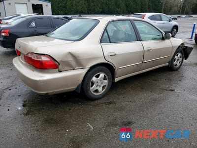 Trzecie zdjęcie samochodu z tyłu: 2000 HONDA ACCORD EX VIN:1HGCG1658YA071617 - miniatura