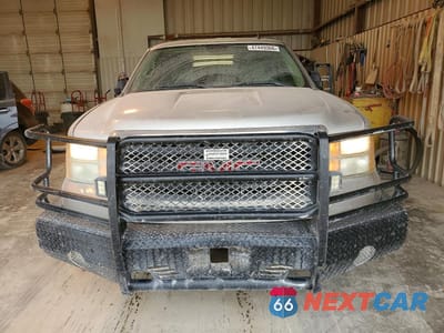 Piąte zdjęcie samochodu w środku: 2007 GMC NEW SIERRA C1500 VIN:2GTEC19J071669902 - miniatura