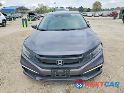 Piąte zdjęcie samochodu w środku: 2019 HONDA CIVIC LX VIN:2HGFC2F65KH500177 - miniatura