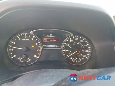 Zdjęcie 9 z 12 samochodu: 2018 NISSAN PATHFINDER S VIN:5N1DR2MM1JC643923 - miniatura