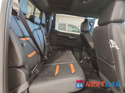Zdjęcie 10 z 12 samochodu: 2023 GMC SIERRA K1500 AT4 VIN:1GTUUEE82PZ120356 - miniatura