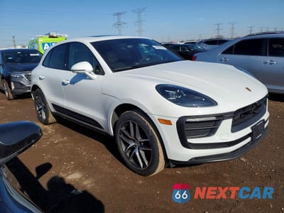 Czwarte zdjęcie samochodu z boku: 2025 PORSCHE MACAN BASE VIN:WP1AA2A56SLB08128 - miniatura