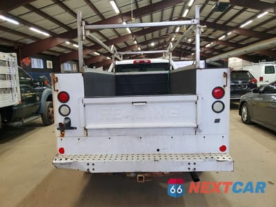 Zdjęcie 6 z 11 samochodu: 2015 CHEVROLET SILVERADO K2500 HEAVY DUTY VIN:1GB2KUEG0FZ525987 - miniatura