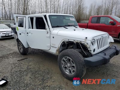 Czwarte zdjęcie samochodu z boku: 2013 JEEP WRANGLER UNLIMITED SAHARA VIN:1C4BJWEG8DL695038 - miniatura