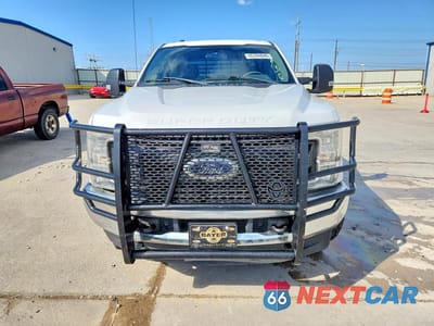 Piąte zdjęcie samochodu w środku: 2017 FORD F250 SUPER DUTY VIN:1FT7W2B6XHEE13679 - miniatura