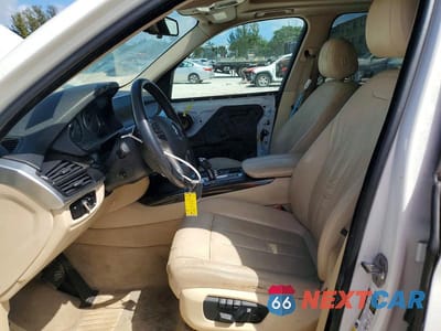 Zdjęcie 7 z 14 samochodu: 2015 BMW X5 SDRIVE35I VIN:5UXKR2C54F0H40467 - miniatura