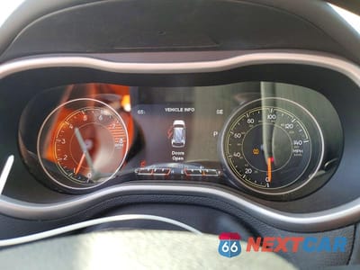 Zdjęcie 9 z 13 samochodu: 2018 JEEP CHEROKEE OVERLAND VIN:1C4PJMJXXJD570581 - miniatura