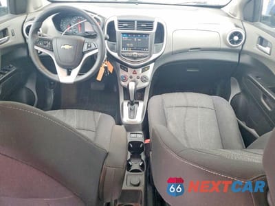 Zdjęcie 8 z 12 samochodu: 2018 CHEVROLET SONIC LT VIN:1G1JD5SH0J4130453 - miniatura