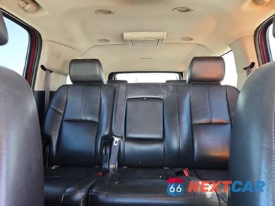 Zdjęcie 10 z 13 samochodu: 2013 CHEVROLET SUBURBAN K1500 LT VIN:1GNSKJE77DR205807 - miniatura